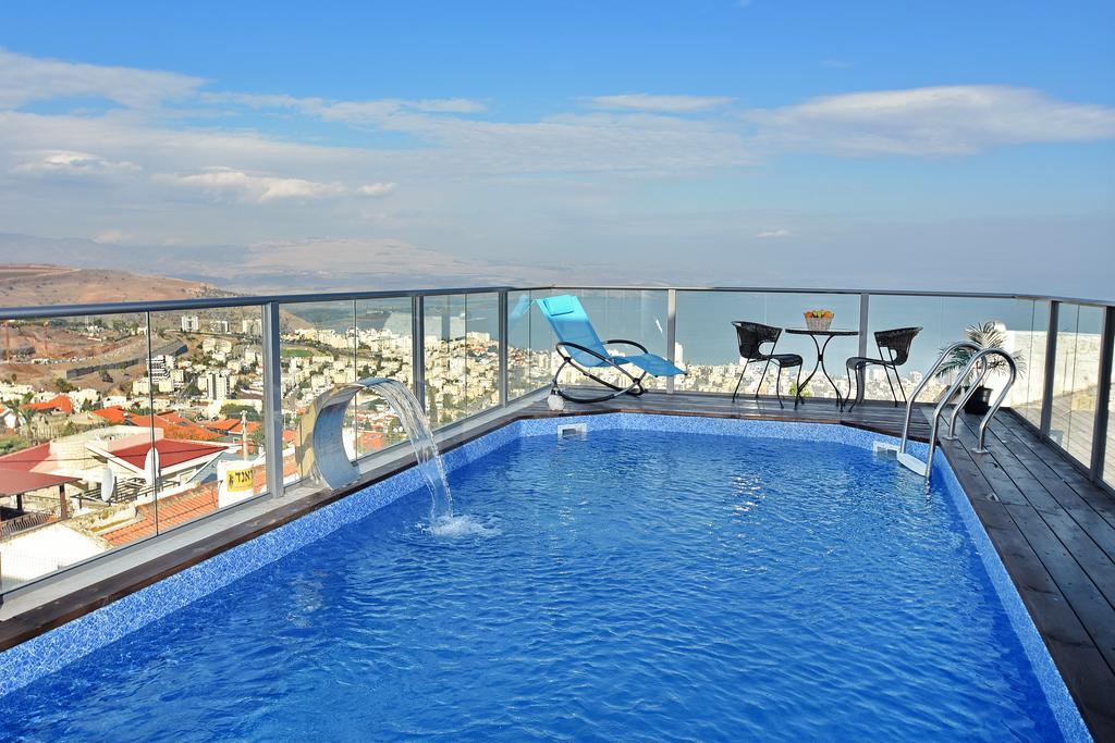 טבריה Luxury Suite With Jaccuzzi & Heated Pool מראה חיצוני תמונה