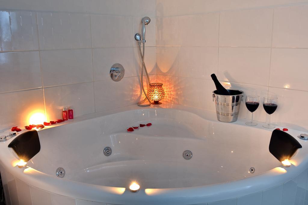 טבריה Luxury Suite With Jaccuzzi & Heated Pool מראה חיצוני תמונה